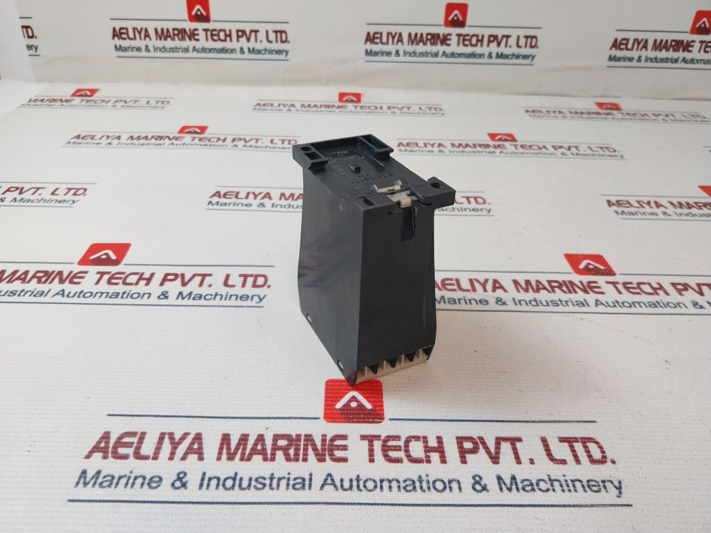 Siemens 3Tx4701-0An1 Switch-off Delay 110V 50/60 Hz