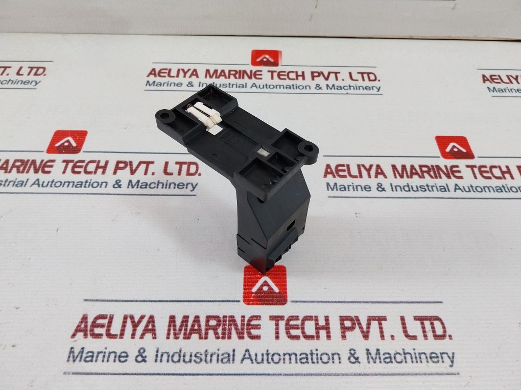 Siemens 3Ux1 418 Foot Mounting Bracket