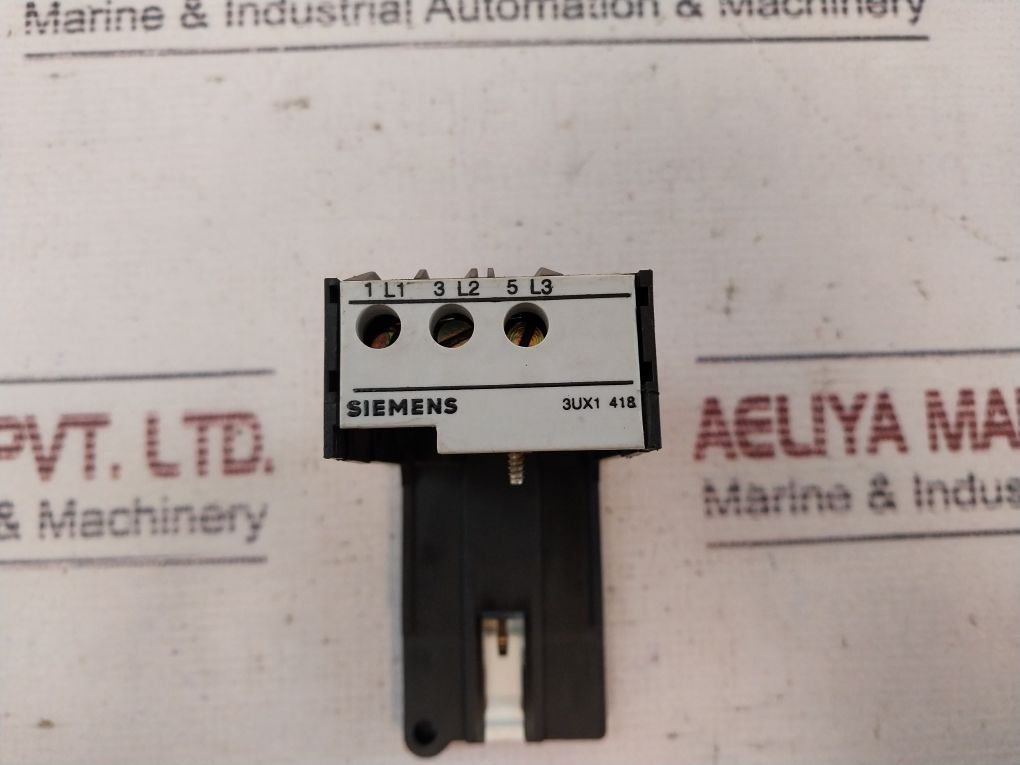 Siemens 3Ux1 418 Foot Mounting Bracket 3Ua50