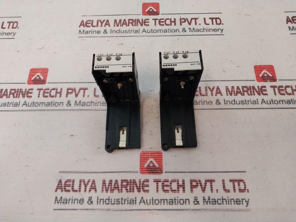 Siemens 3Ux1 418 Foot Mounting Bracket 3Ua50