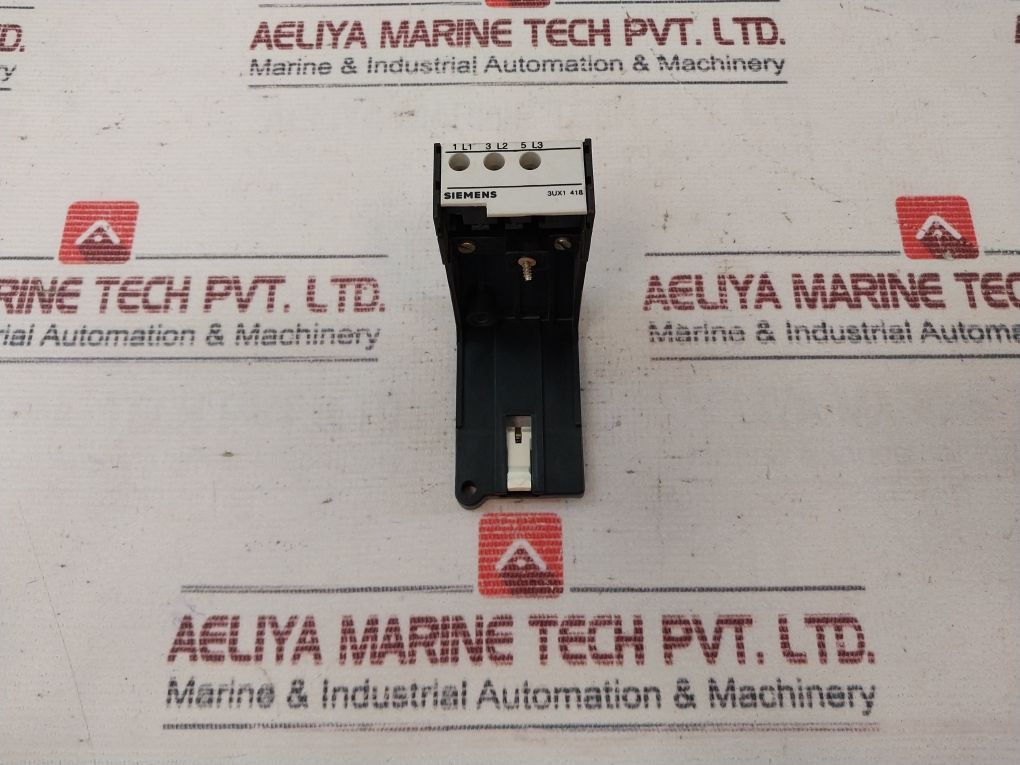 Siemens 3Ux1 418 Foot Mounting Bracket 3Ua50