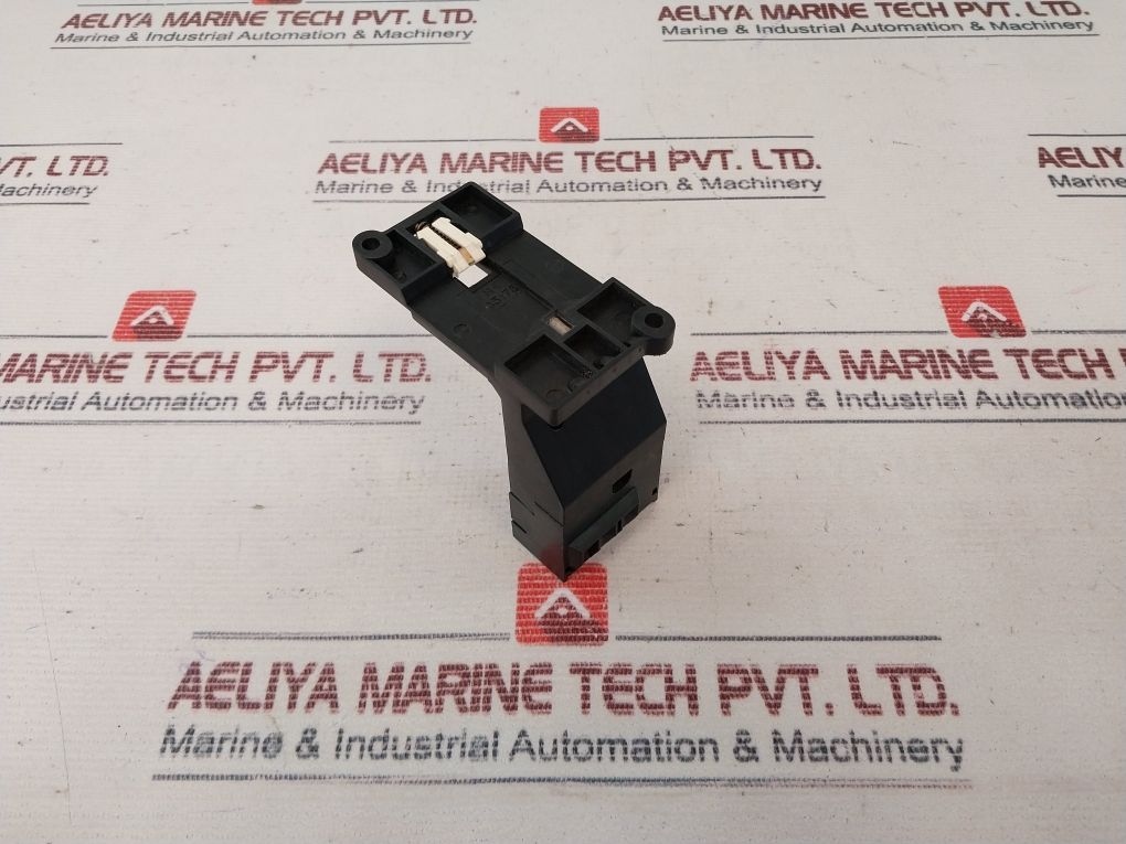 Siemens 3Ux1 418 Foot Mounting Bracket 3Ua50