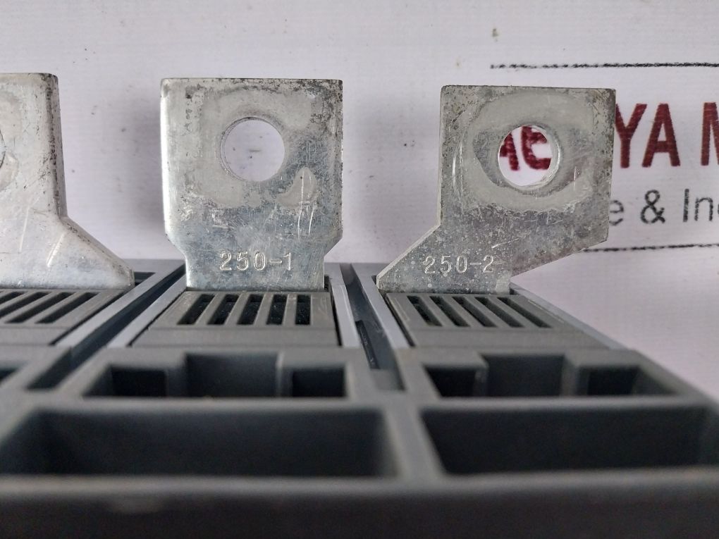 Siemens 3Vt2 Circuit Breaker 3Vt2725-2Aa36-0Aa0