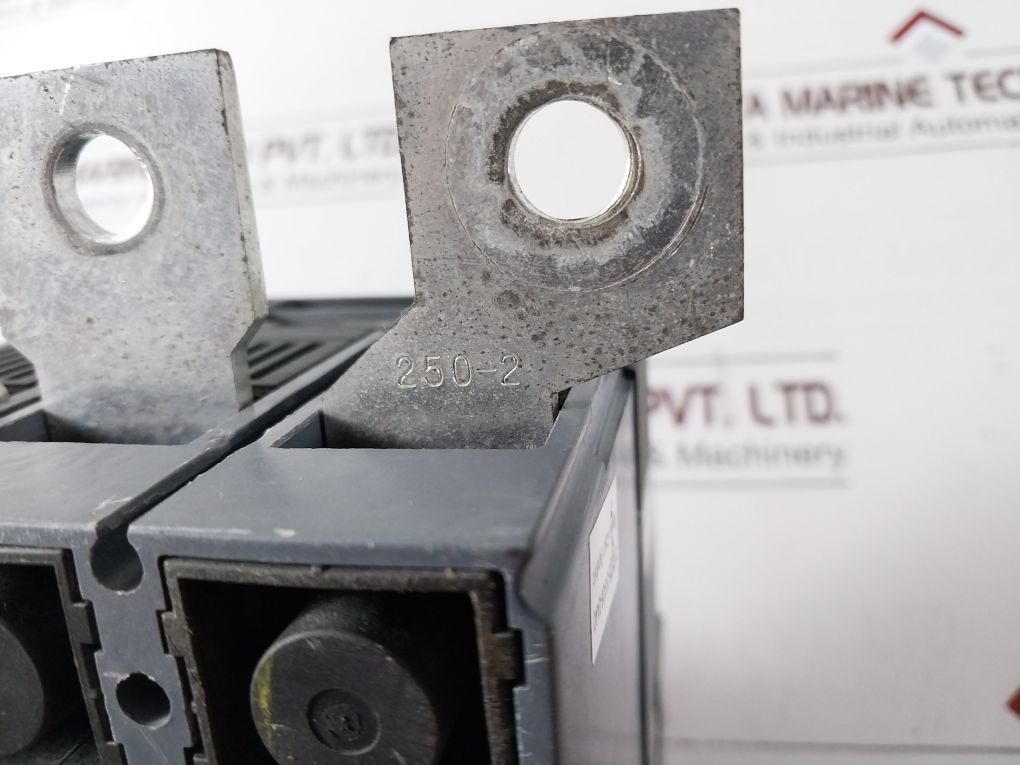 Siemens 3Vt2 Circuit Breaker 3Vt2725-2Aa36-0Aa0