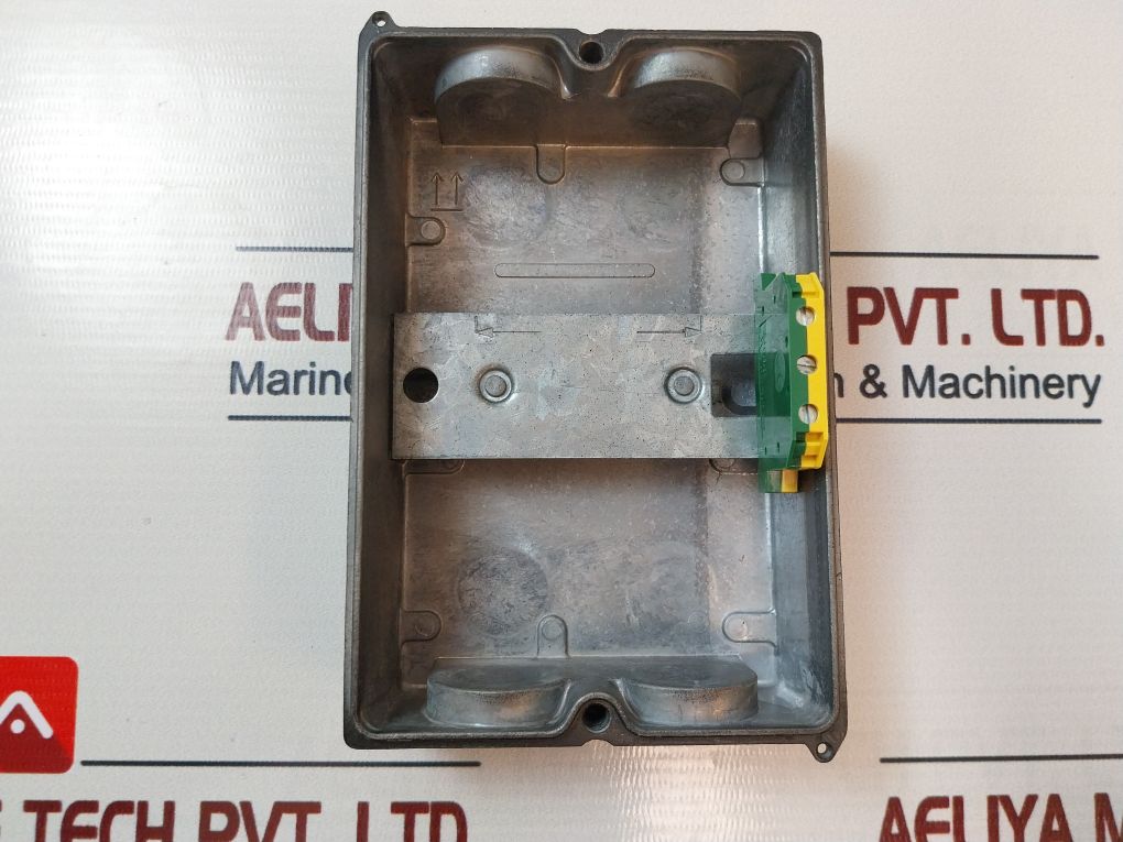 Siemens 3Vu91 33-2Da00 Cast Housing