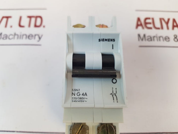 Siemens 5 Sn 2 N N G 4A Circuit Breaker