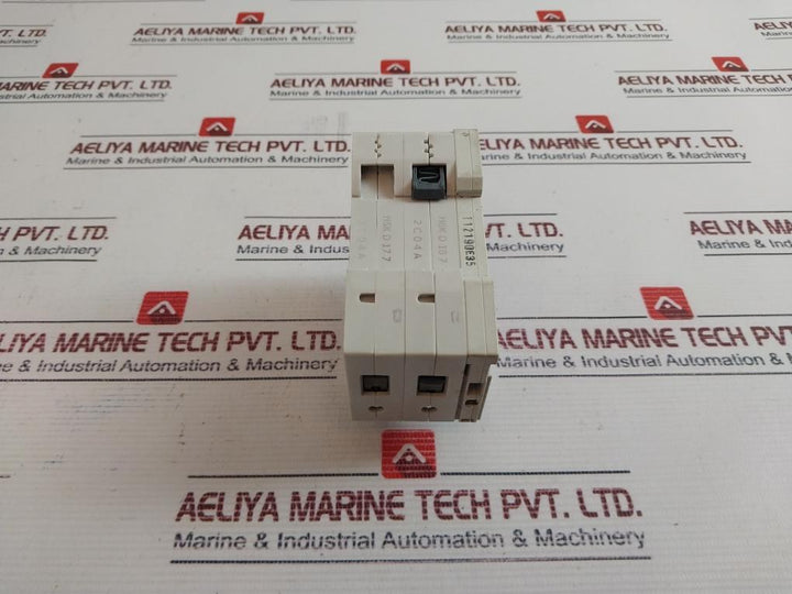 Siemens 5Sl42047Rc Mcb C4 Circuit Breaker W/ 5St301 Circuit Switch
