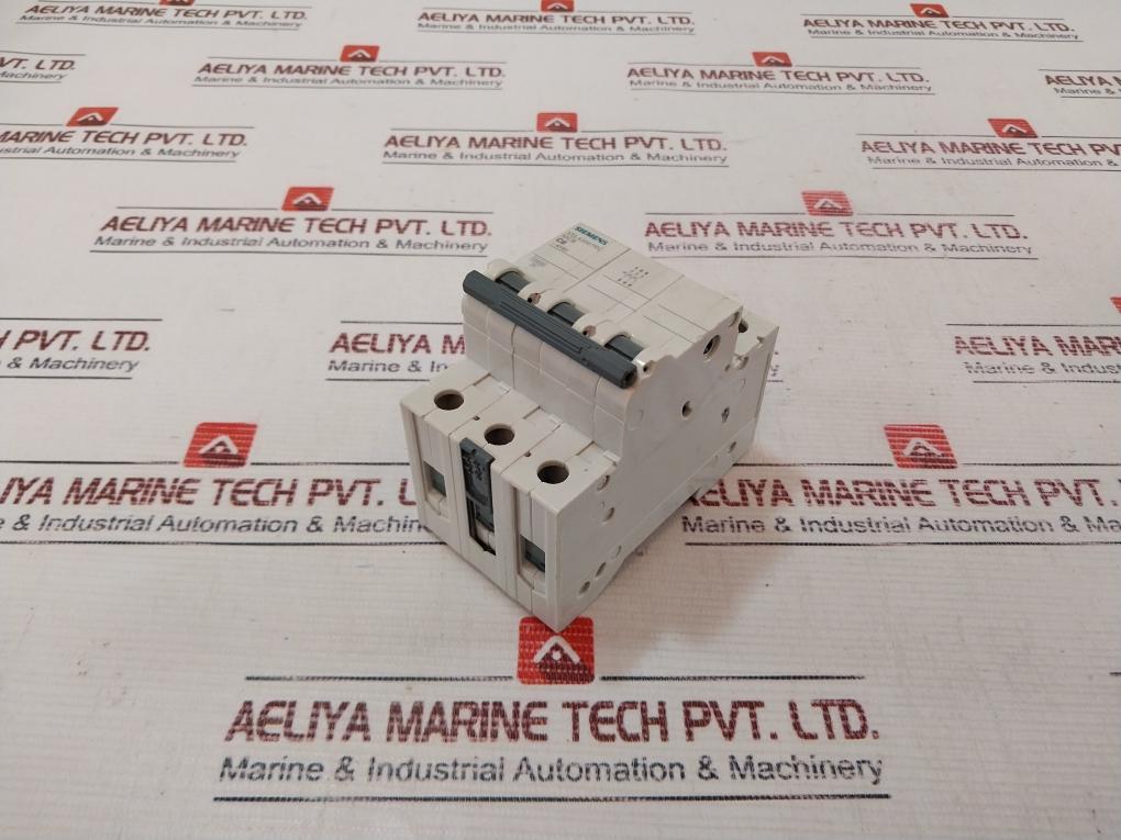 Siemens 5Sl43067Rc 3 Pole Circuit Breaker Cm/L-2255548 415V