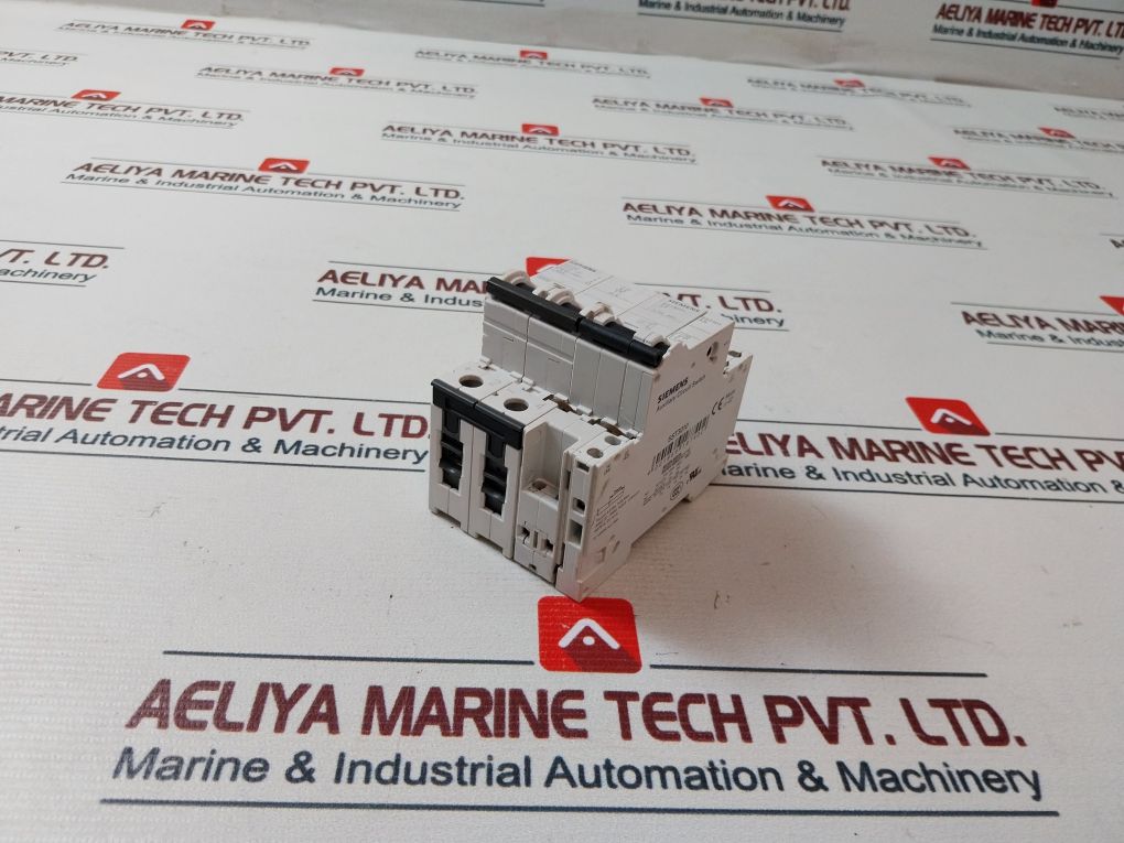 Siemens 5Sy52 Auxiliary Circuit Switch 440V 22-awg