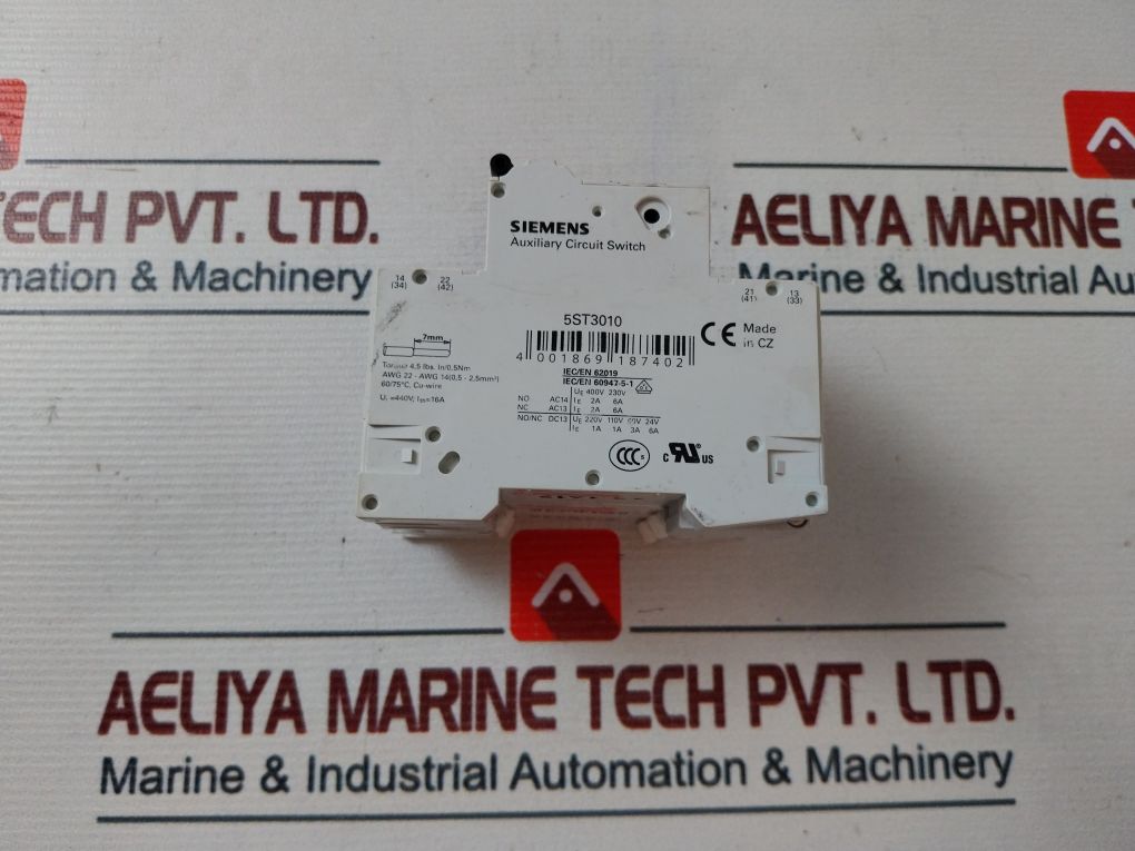 Siemens 5Sy52 Auxiliary Circuit Switch 440V 22-awg