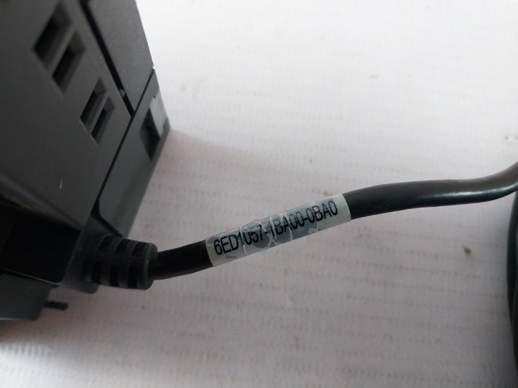 Siemens 6Ed1 052-1Md00-0Ba6 Controller Output 4Xrelay/10A