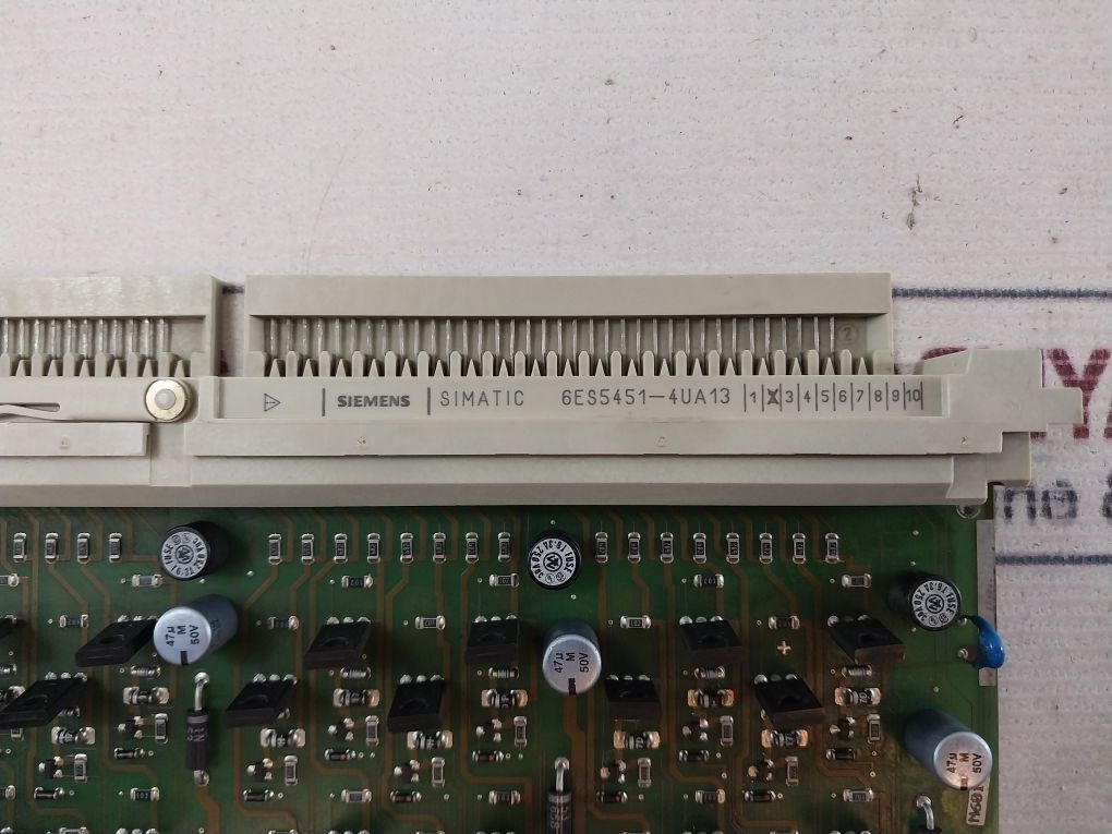 Siemens 6Es5451-4Ua13 Digital Output Module 94V-0