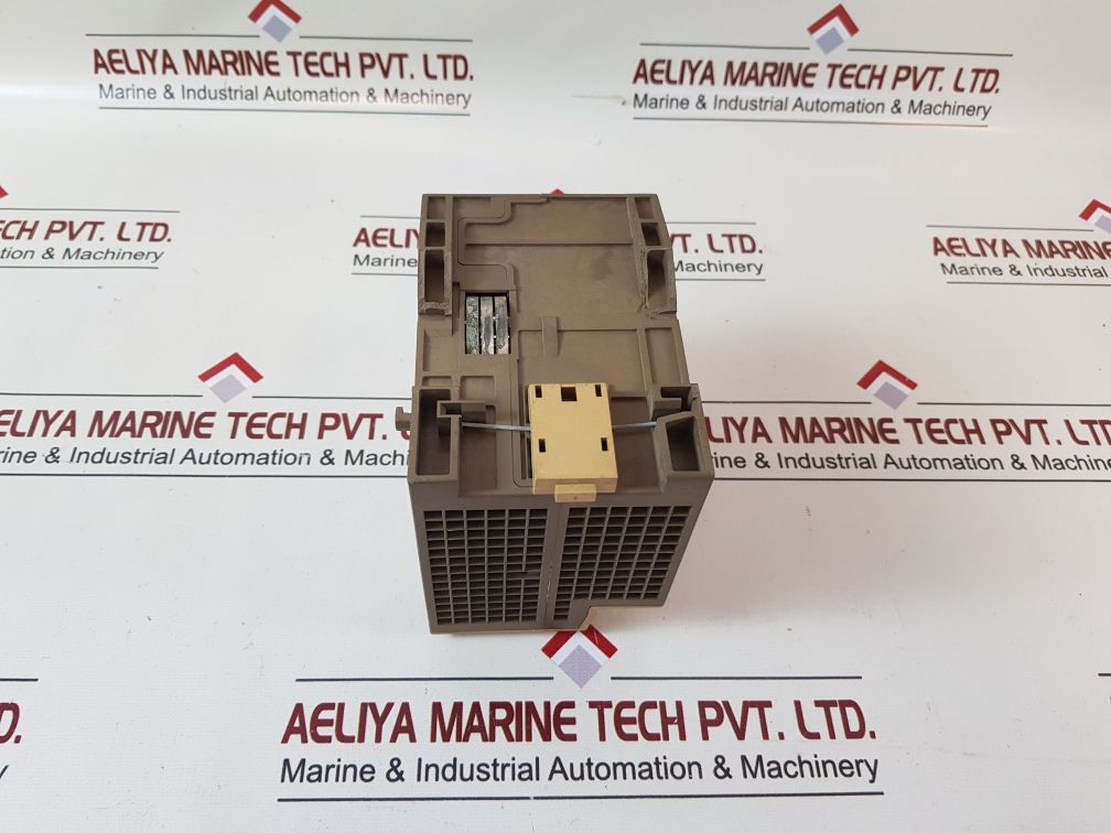 Siemens 6Es5 100-8Ma02 Central Processing Unit 24V