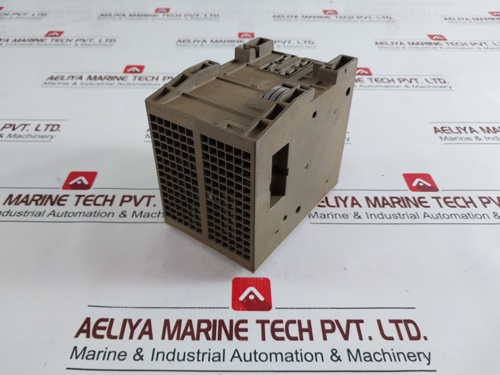 Siemens 6Es5 102-8Ma02 Compact Controller