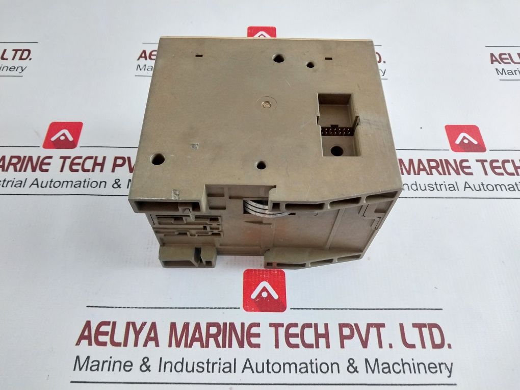 Siemens 6Es5 102-8Ma02 Compact Controller