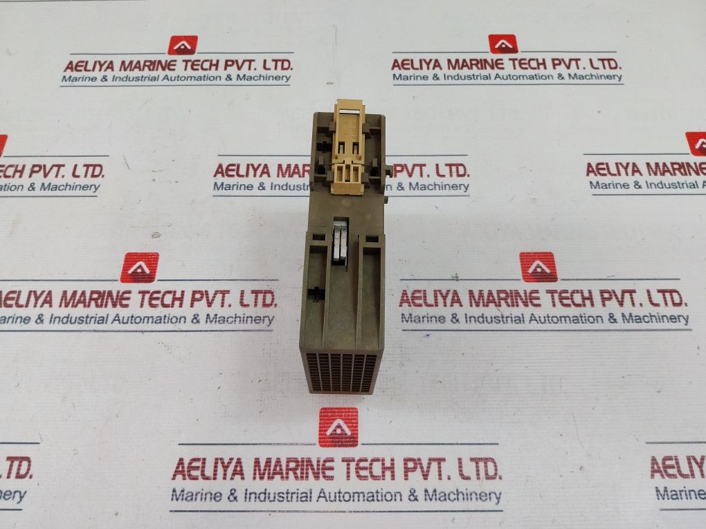 Siemens 6Es5 318-8Ma12 Interface Module 24V Dc 0.35A