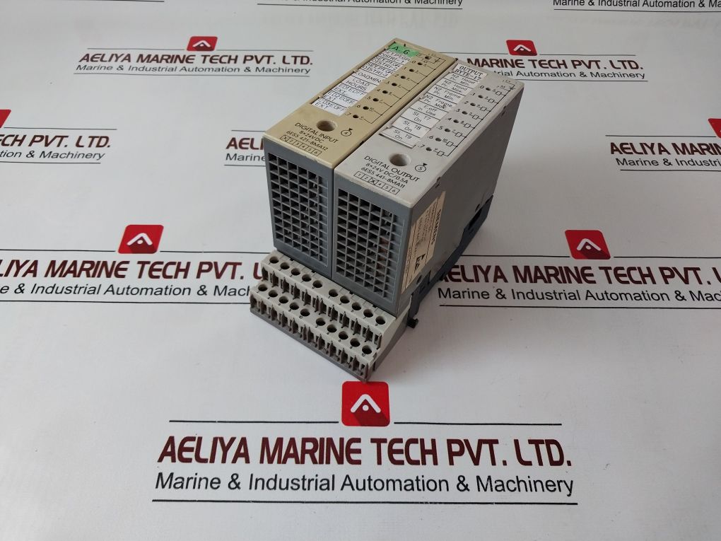 Siemens 6Es5 421-8Ma12 Digital Input With 6Es5 441-8Ma11 Output Module