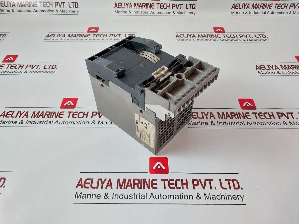 Siemens 6Es5 421-8Ma12 Digital Input With 6Es5 441-8Ma11 Output Module