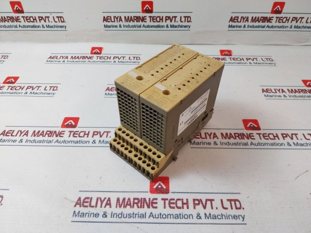 Siemens 6Es5 441-8Ma11 Digital Output Module 0.5A