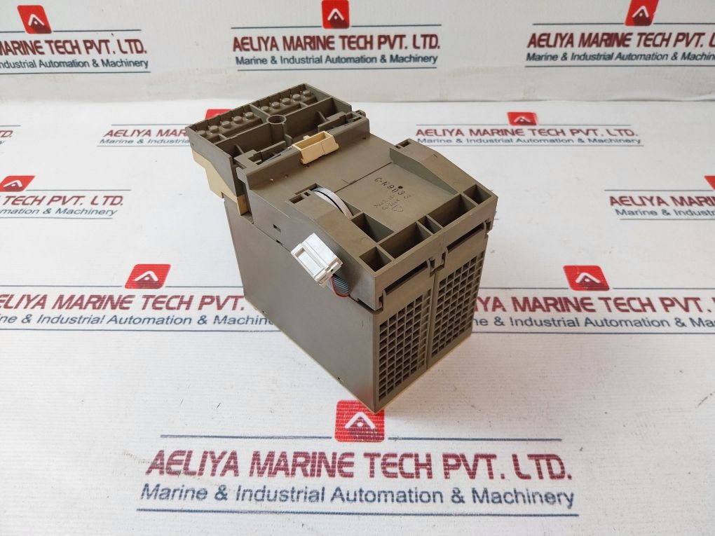 Siemens 6Es5 441-8Ma11 Digital Output Module 0.5A