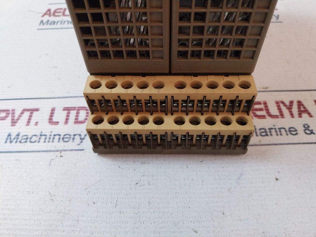 Siemens 6Es5 441-8Ma11 Digital Output Module 0.5A