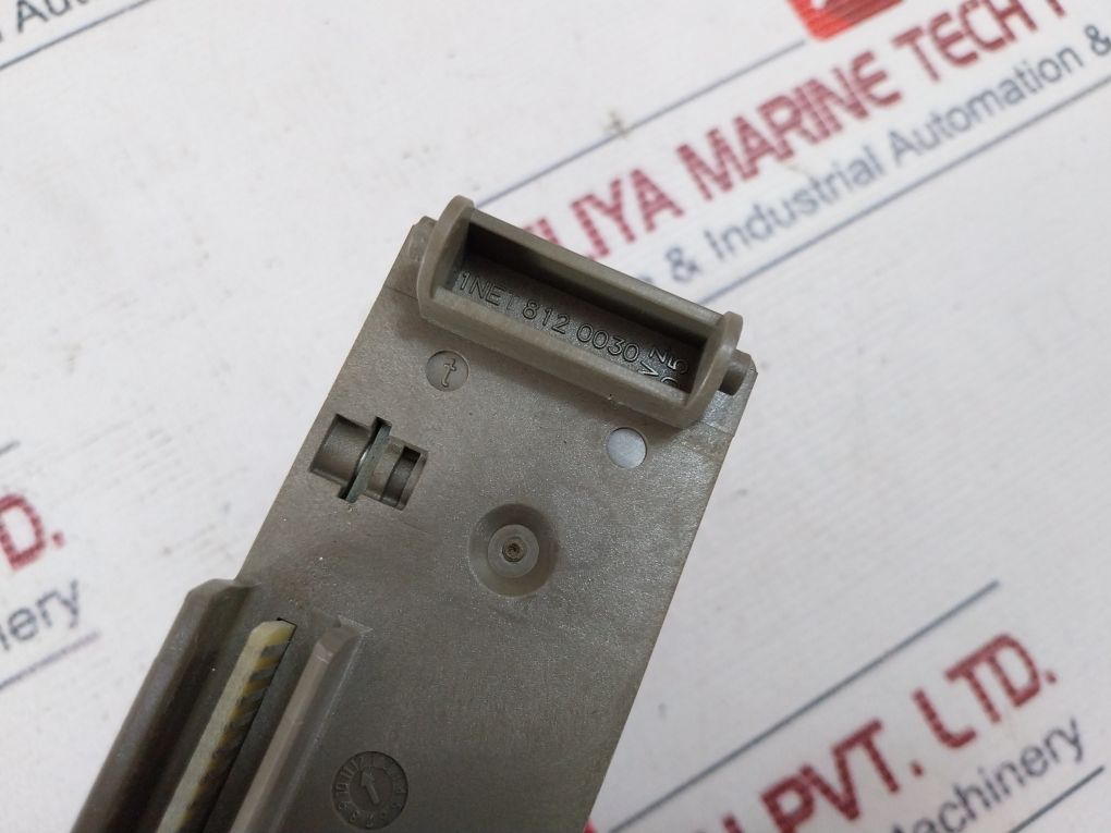 Siemens 6Es5 441-8Ma11 Digital Output Module 8X24V Dc/0,5A