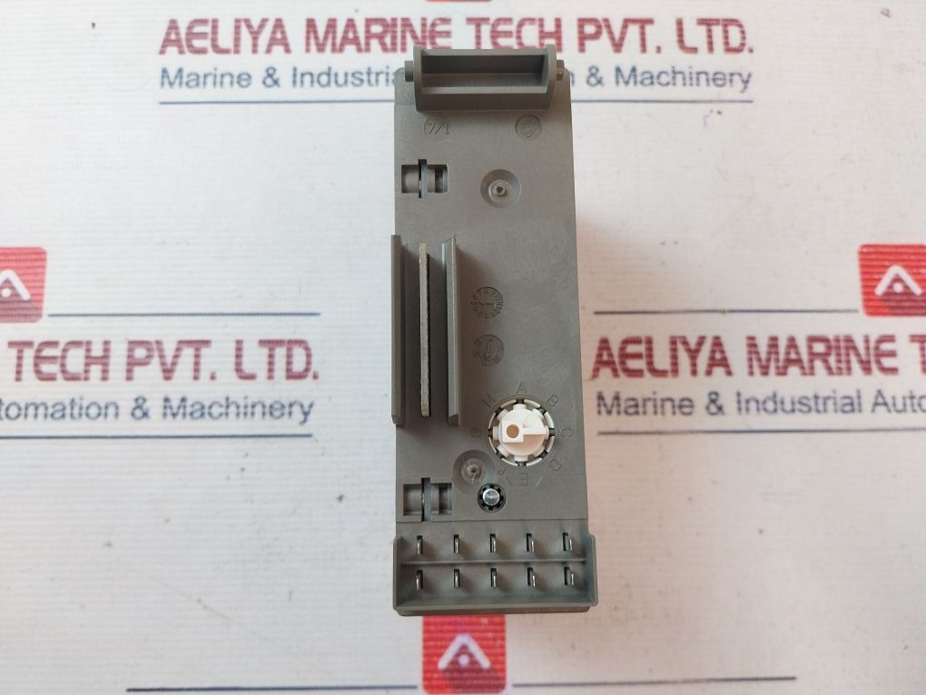 Siemens 6Es5 452-8Mr11 Relay Output