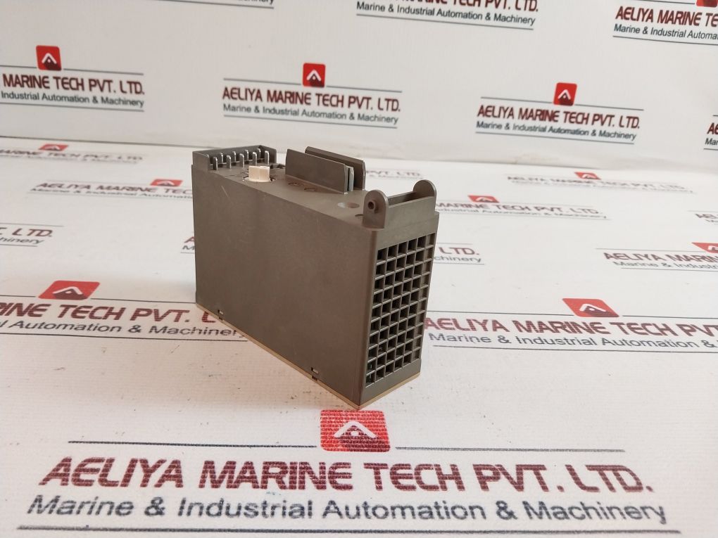 Siemens 6Es5 470-8Ma12 Analog Output Module 24V