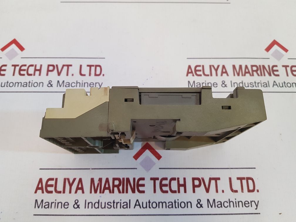 Siemens Simatic S5 Bus Module 6Es5 700-8Ma11 C/9005037