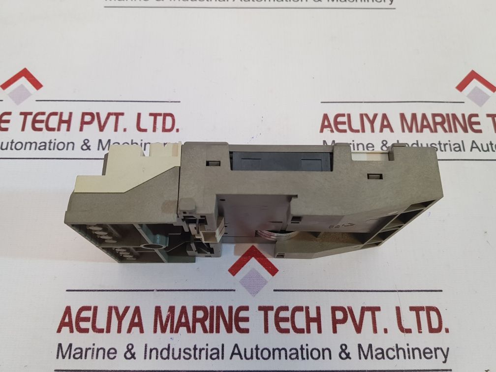 Siemens Simatic S5 Bus Module 6Es5 700-8Ma11