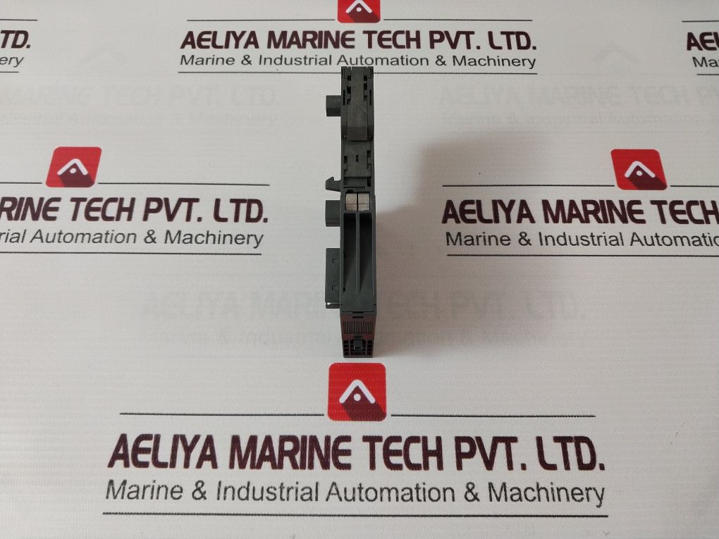 Siemens 6Es7 131-4Bb00-0Ab0 Input Module With 6Es7 193-4Cb10-0Aa0 