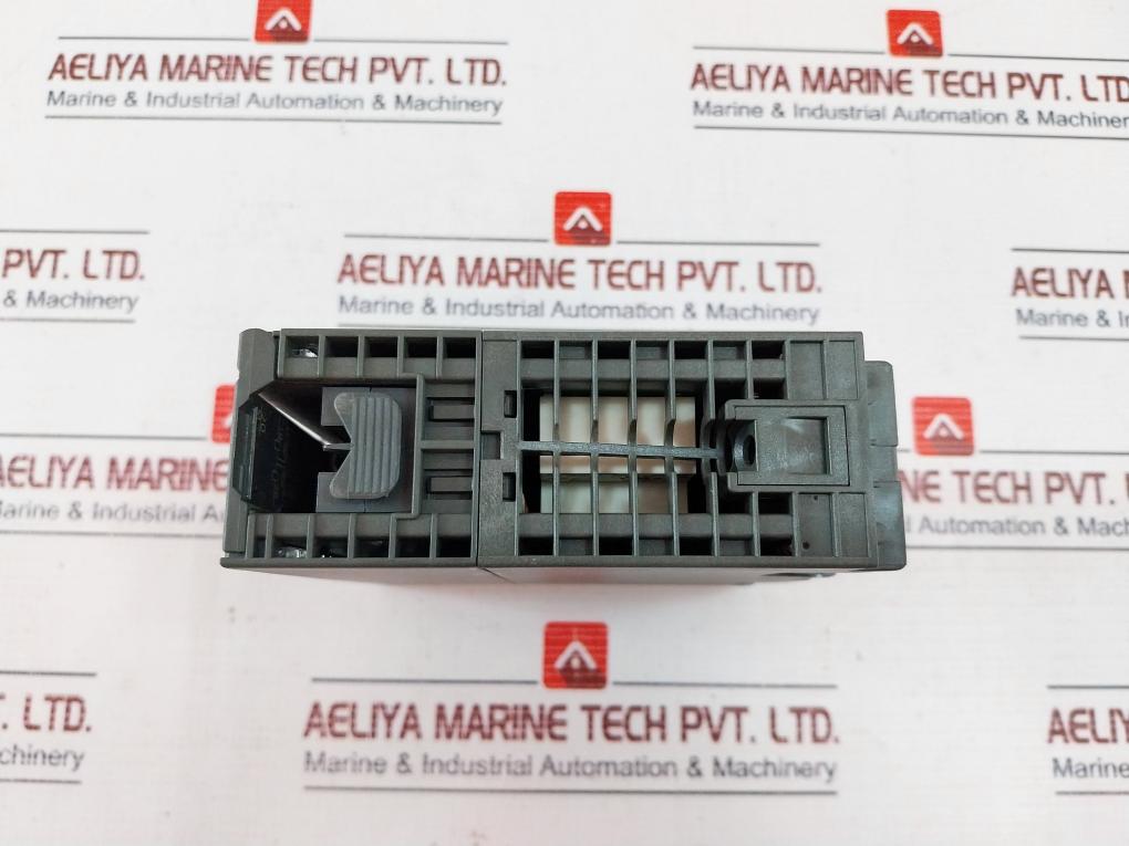 Siemens 6Es7 322-1Hf10-0Aa0 Digital Output Module Relay