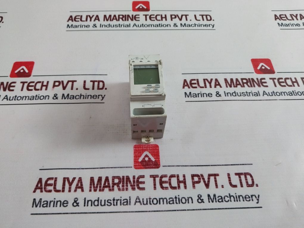 Siemens 7Lf4 4110 Digital Weekly Time Switch 230V