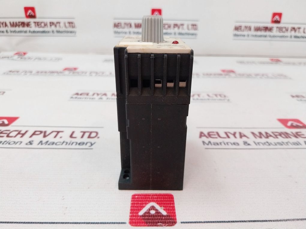 Siemens 7Pu1540-8Bn41-0Z Electronic Timer