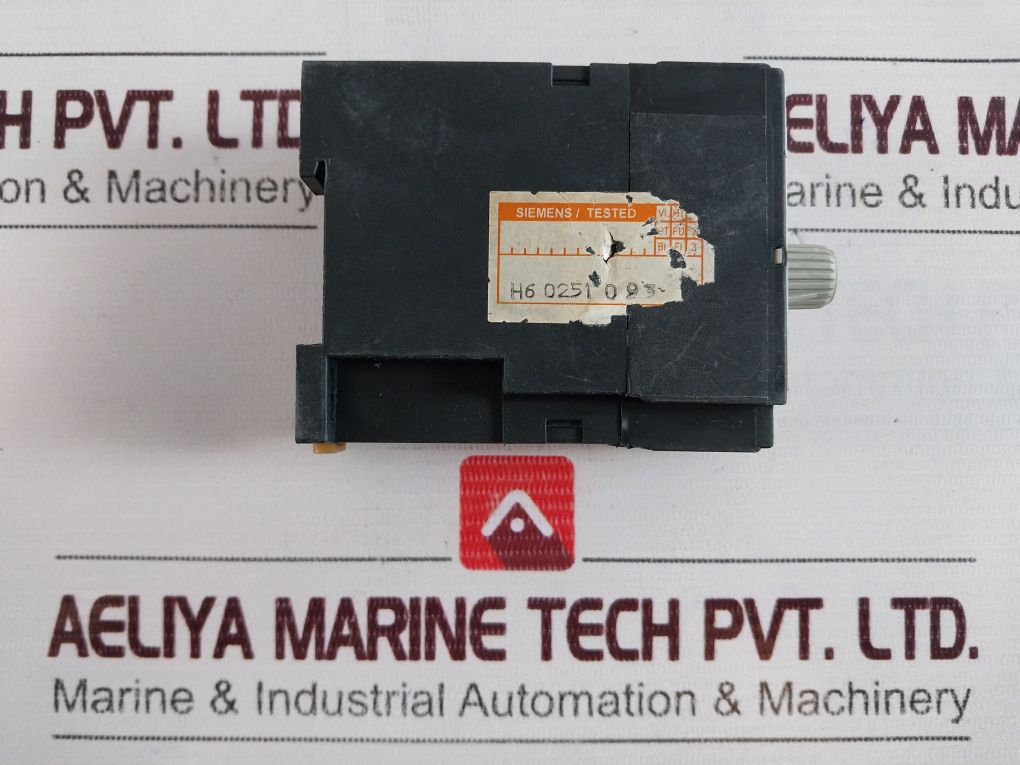 Siemens 7Pu2240-1Bn32-oz Electronic Timer On Delay 0.6-6 Sec. 240V 5A