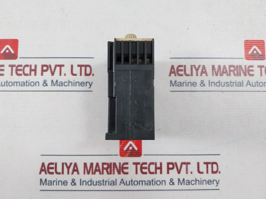 Siemens 7Pu2240-2Bn32-0Z On Delay Electronic Timer