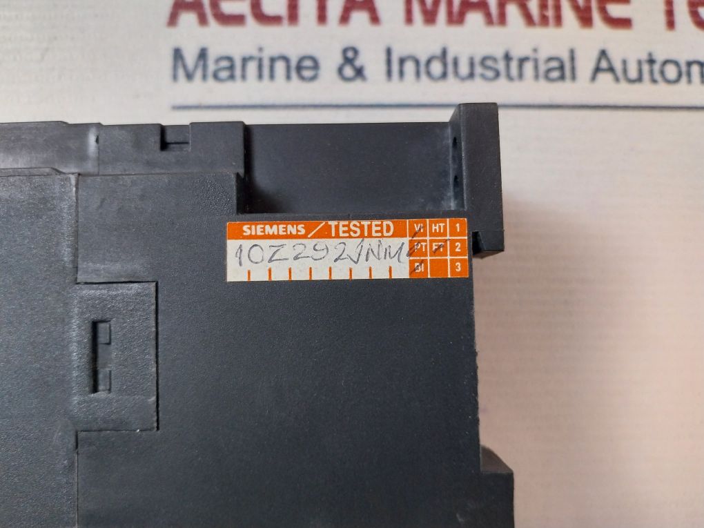 Siemens 7Pu2240-5Bn32-0Z Electronic Timer 0.6-6 Hrs