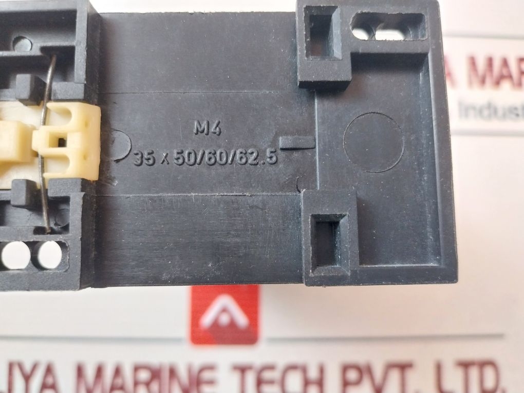 Siemens 7Pu2240-5Bn32-0Z Electronic Timer 0.6-6 Hrs