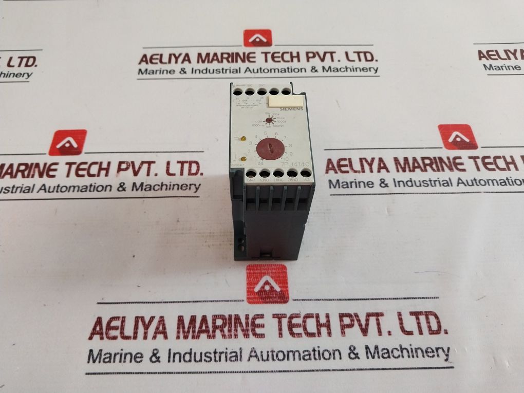Siemens 7Pu4140-2Bt20 Time Relay 380/440 Vac