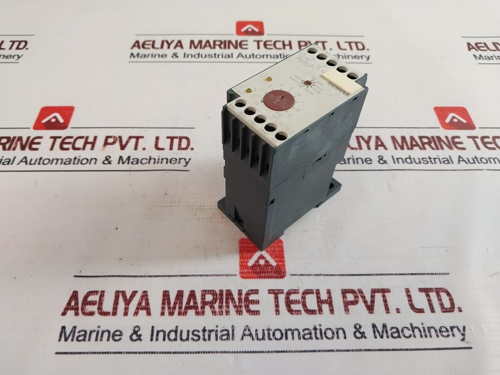 Siemens 7Pu4140-2Bt20 Time Relay 380/440 Vac