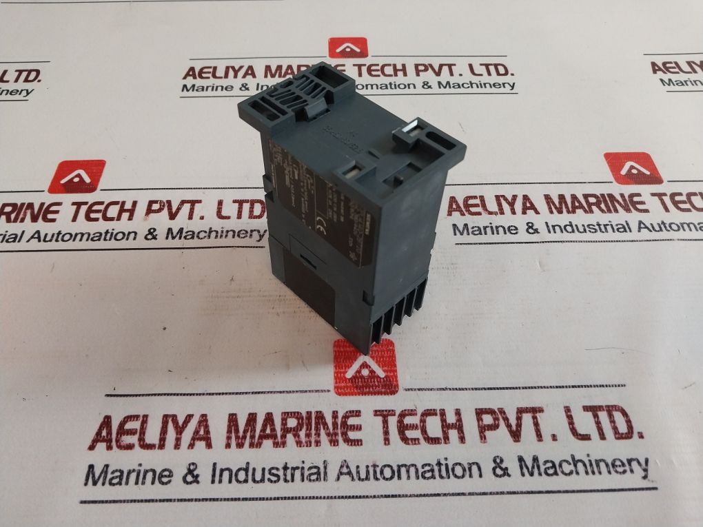 Siemens 7Pu4140-2Bt20 Time Relay 380/440 Vac