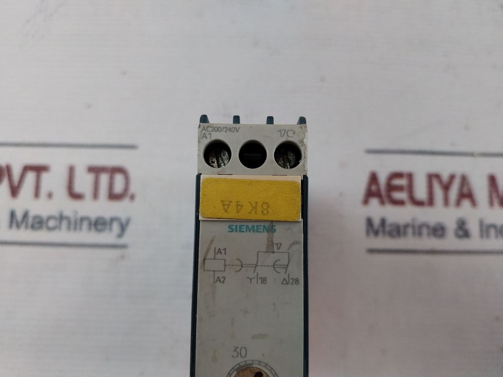 Siemens 7Pu6020-2Nn20 Time Relay Ac 200/240V
