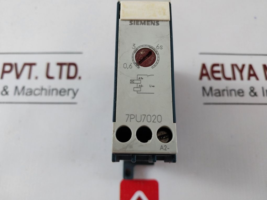 Siemens 7Pu7020-1Cm30 Two-wire Time Relay