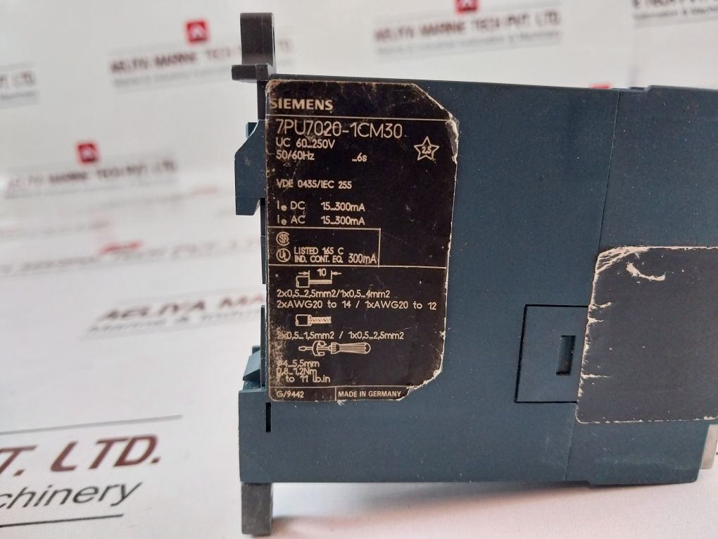 Siemens 7Pu7020-1Cm30 Two-wire Time Relay