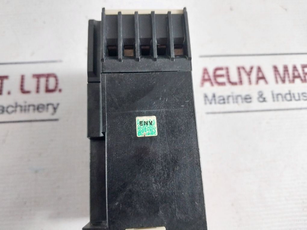 Siemens 7Ra0030-0Aa02 Relay On Delay 110V 50/60Hz