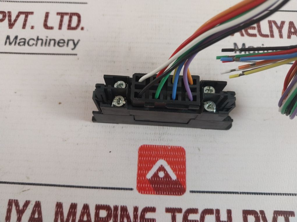 Siemens 806038B03 Pluge In Socket