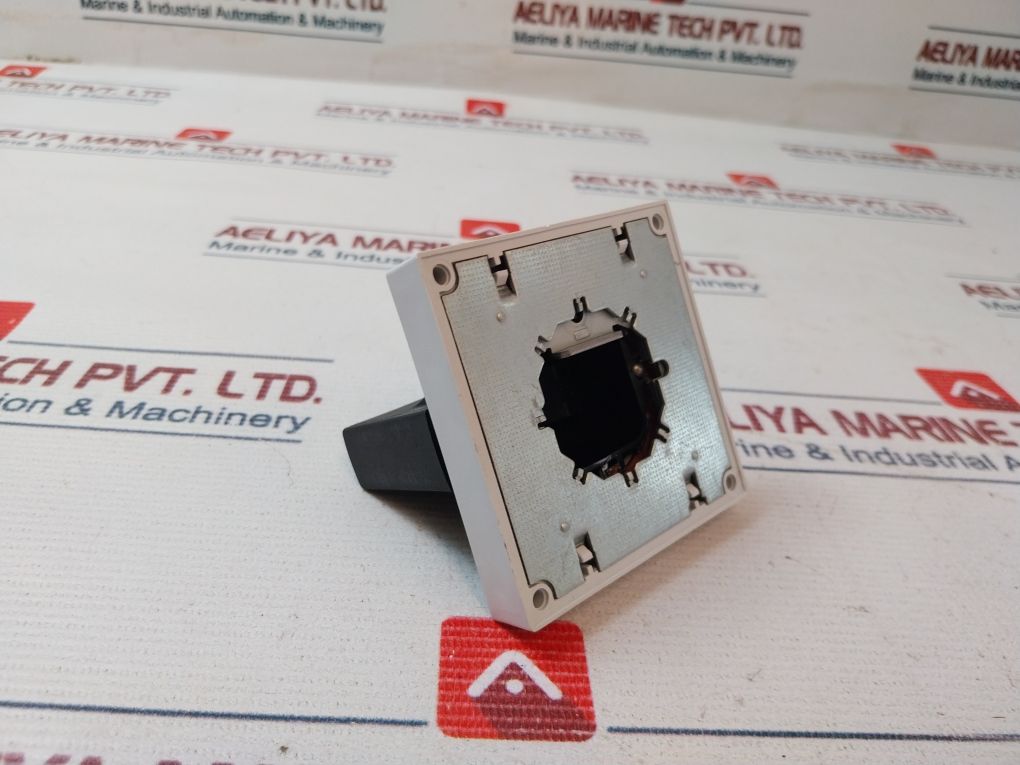 Siemens 8Uc6161-1Bd10 Door-coupling Rotary Operating Mechanism