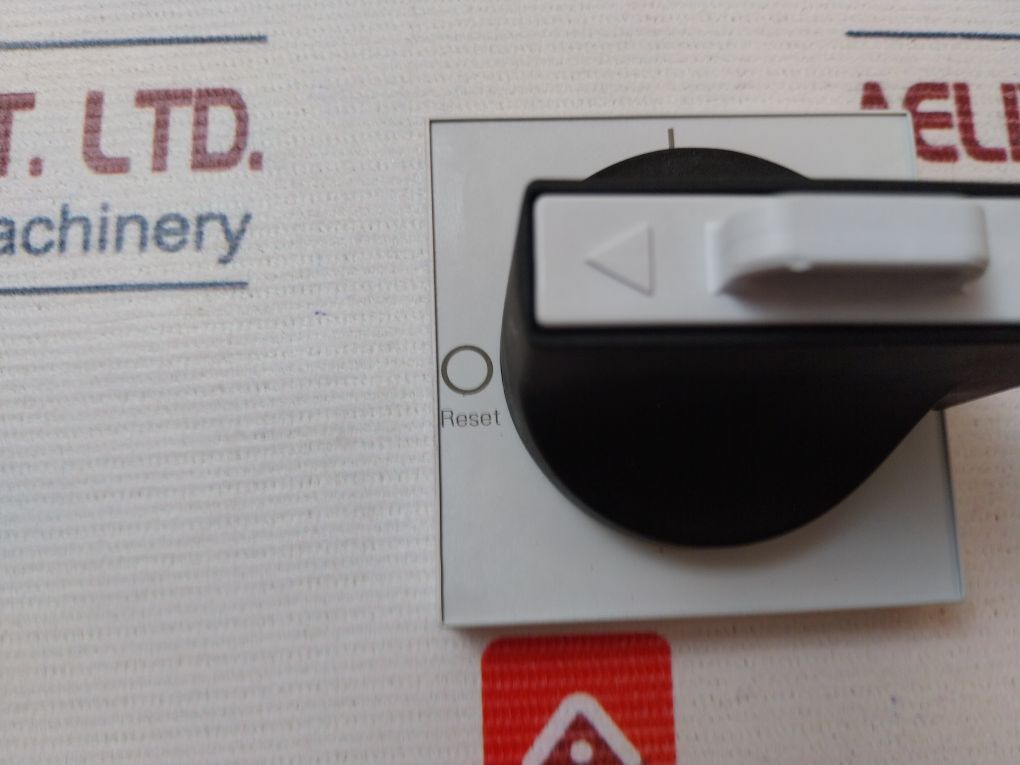 Siemens 8Uc6161-1Bd10 Door-coupling Rotary Operating Mechanism