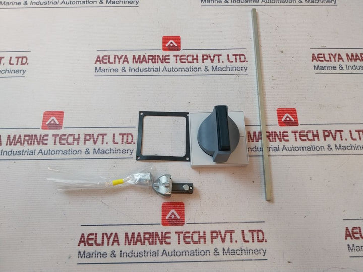 Siemens 8Uc7111-1Bb10 Rotary Mechanism Door Operating W/Handle