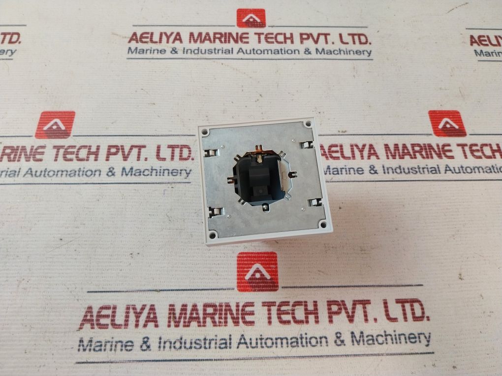 Siemens 8Uc7111-1Bb10 Rotary Mechanism Door Operating W/Handle